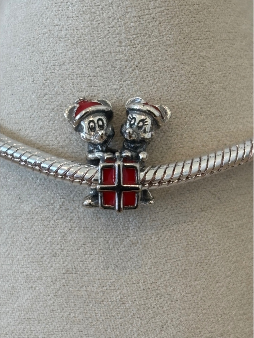 Disney Pandora X Mickey Mouse Minnie Mouse Present Charm